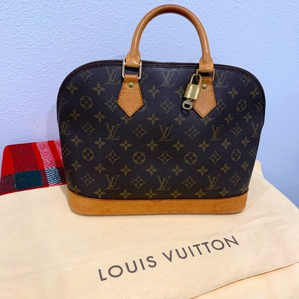 Louis Vuitton Vintage Alma Handbag Purse Lock Key